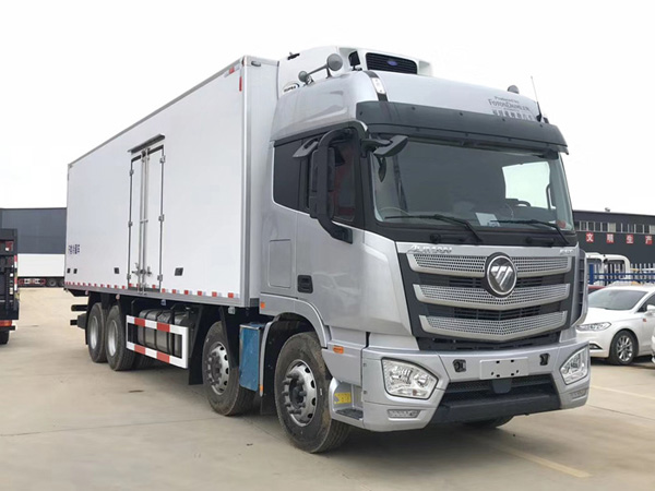 9.6米福田欧曼EST前四后八冷藏车