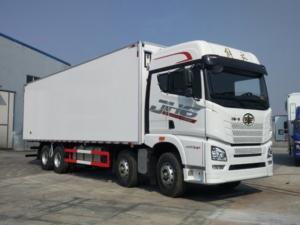 9.6米解放JH6前四后八冷藏车