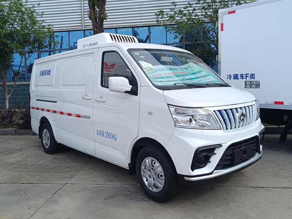 3.7立方长安睿行EM80纯电动冷藏车